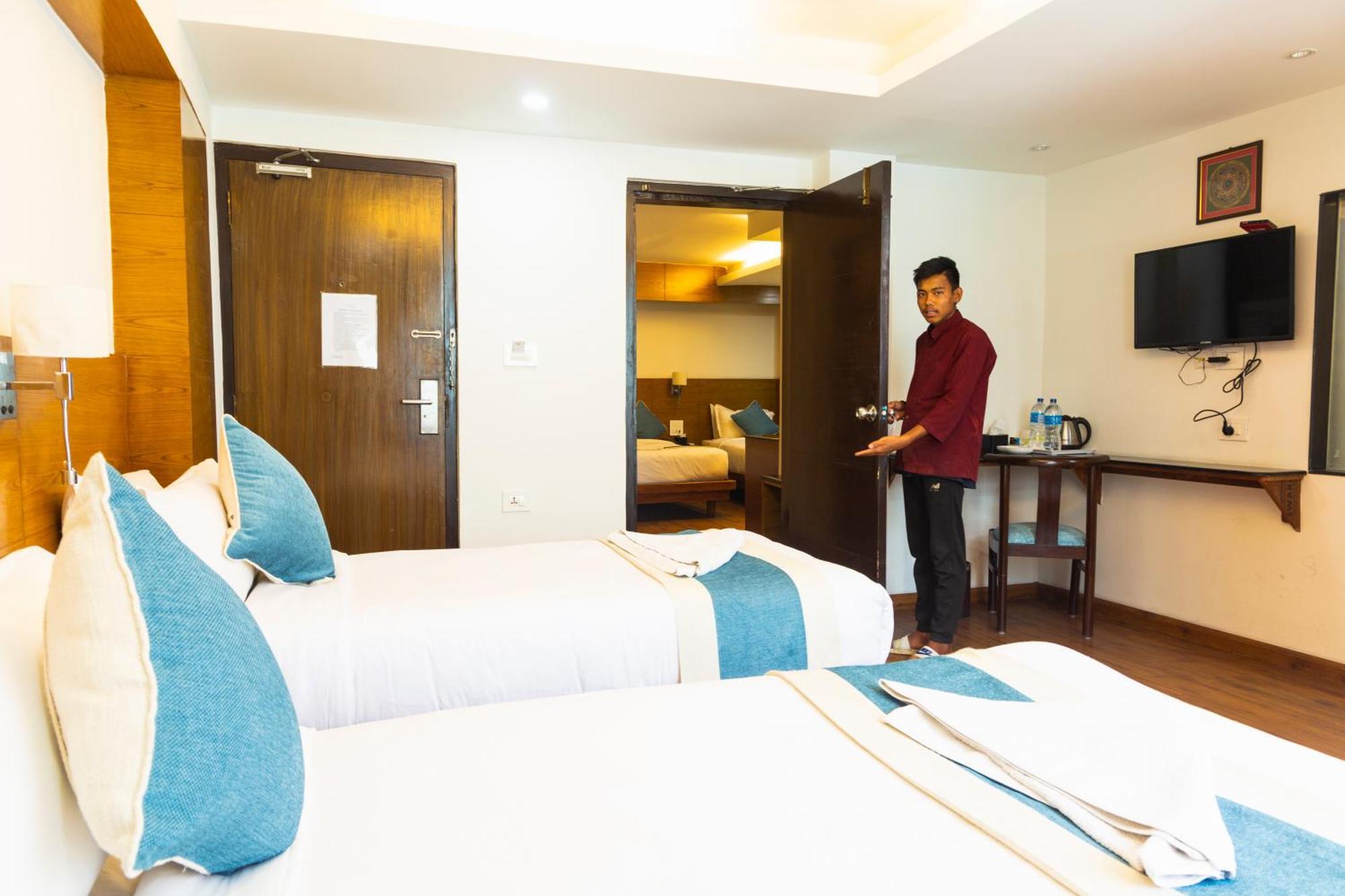Hotel Tradition & Spa カトマンズ エクステリア 写真